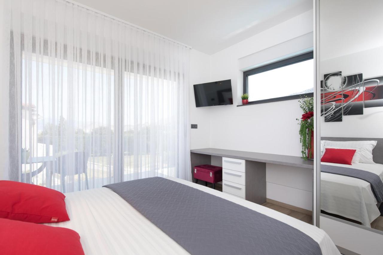 Villa Supernus With Heated Pool 巴斯卡 外观 照片
