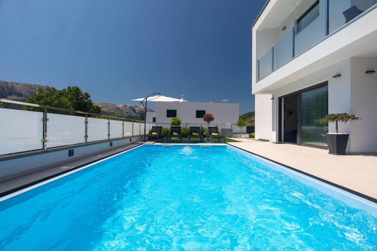 Villa Supernus With Heated Pool 巴斯卡 外观 照片