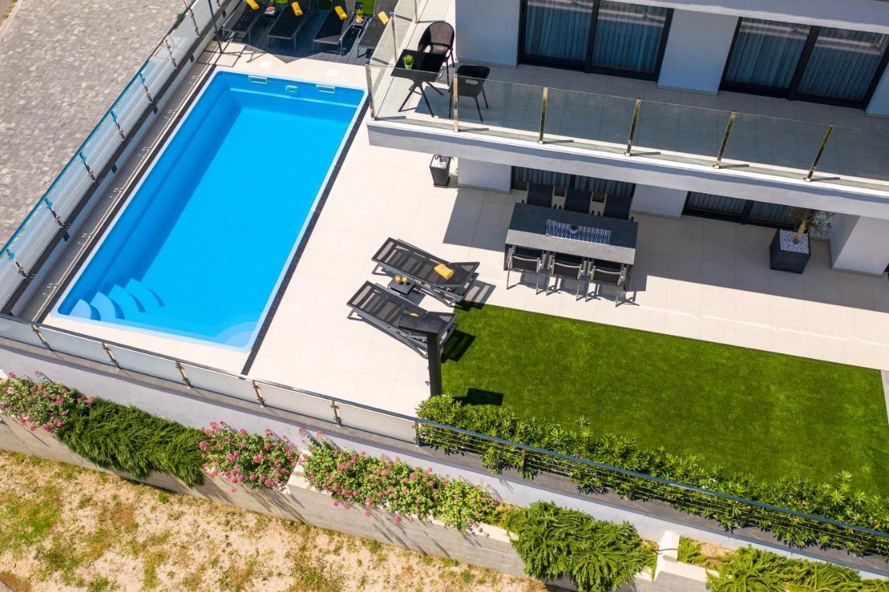 Villa Supernus With Heated Pool 巴斯卡 外观 照片