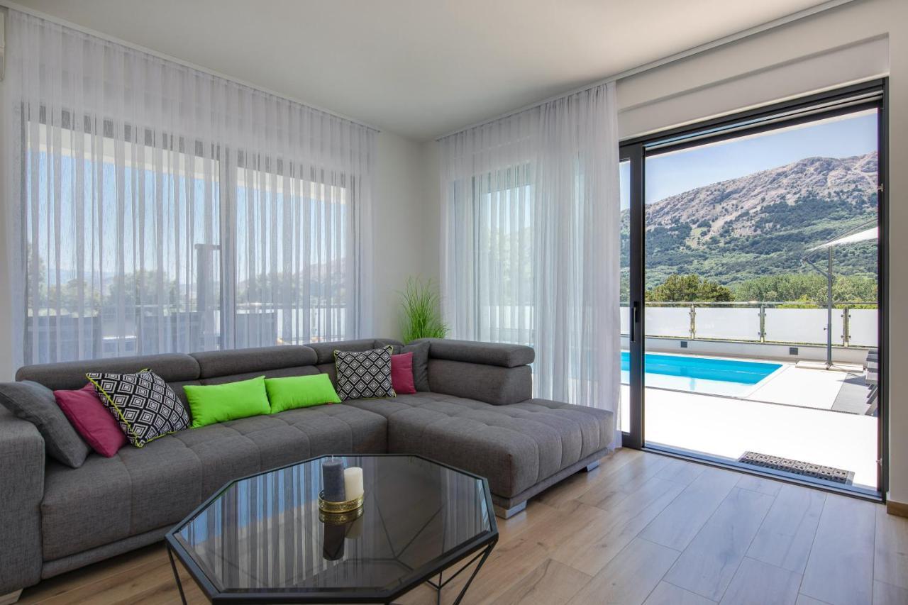 Villa Supernus With Heated Pool 巴斯卡 外观 照片